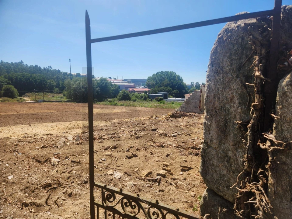 Terreno para Venda em Lourosa Foto 5