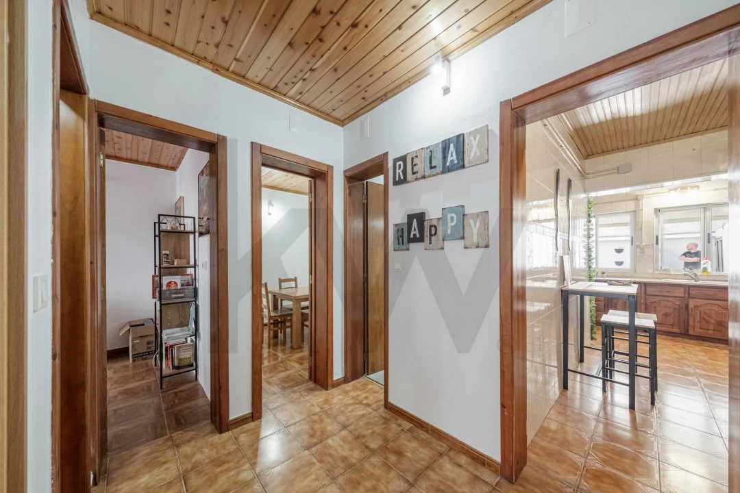 Moradia T4 para Venda em Praia da Vitoria (Santa Cruz) Foto 9