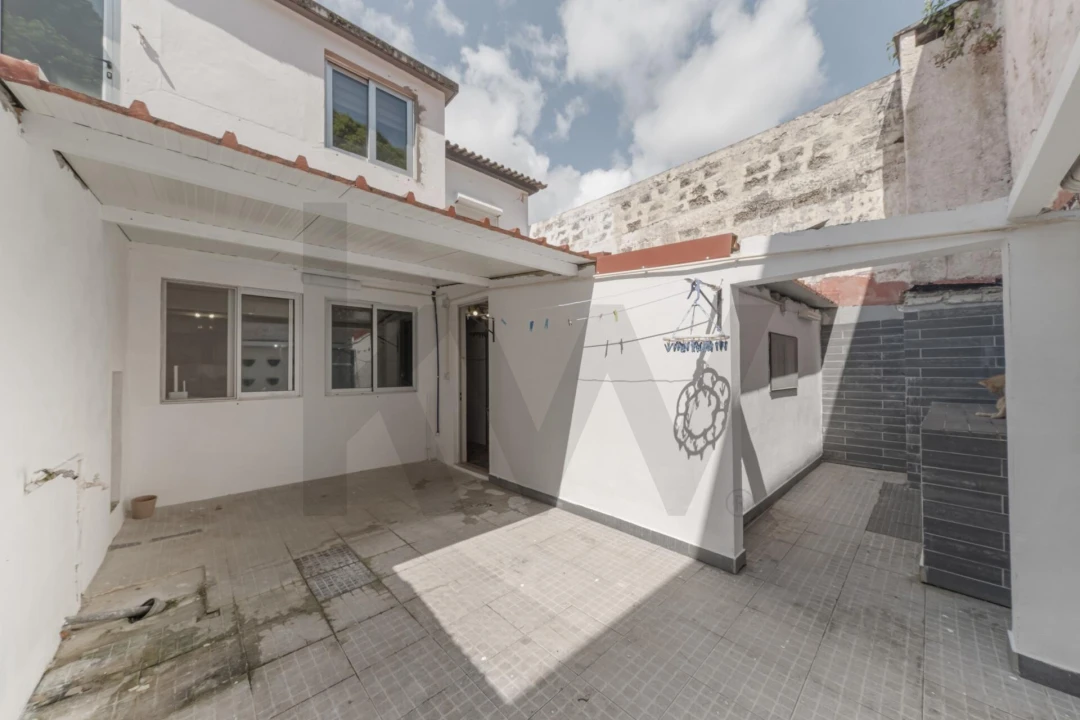 Moradia T4 para Venda em Praia da Vitoria (Santa Cruz) Foto 20