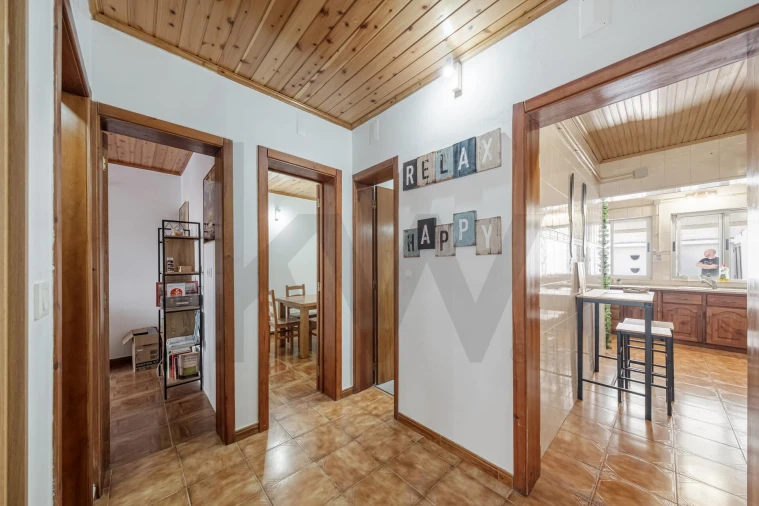 Moradia T4 para Venda em Praia da Vitoria (Santa Cruz) Foto 9