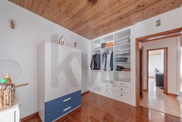 Moradia T4 para Venda em Praia da Vitoria (Santa Cruz) Foto 3