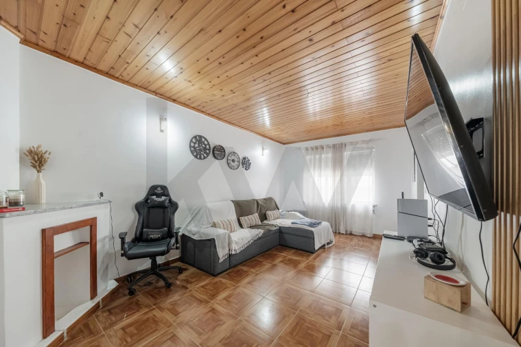 Moradia T4 para Venda em Praia da Vitoria (Santa Cruz) Foto 14