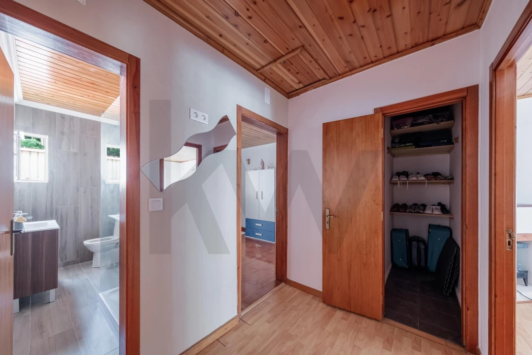 Moradia T4 para Venda em Praia da Vitoria (Santa Cruz) Foto 5