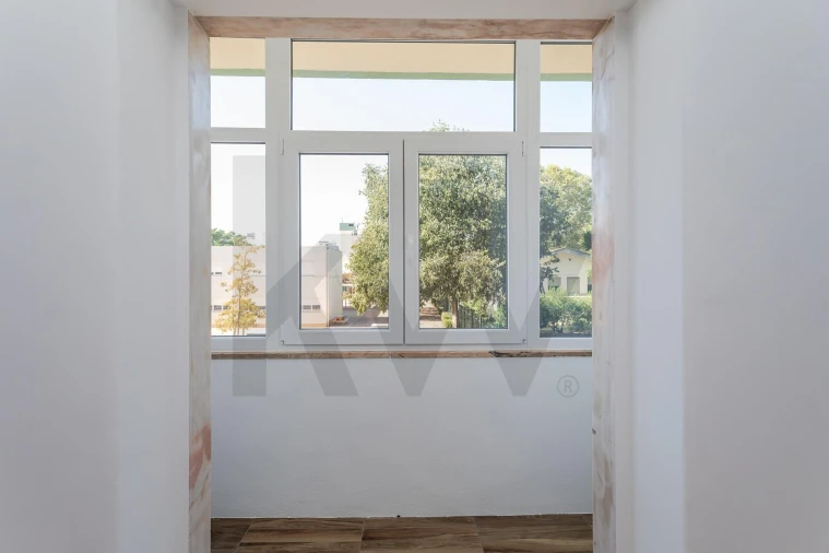 Apartamento T2 para Arrendamento em Falagueira-Venda Nova Foto 14