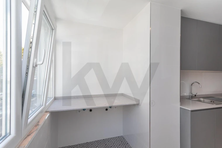 Apartamento T2 para Arrendamento em Falagueira-Venda Nova Foto 9