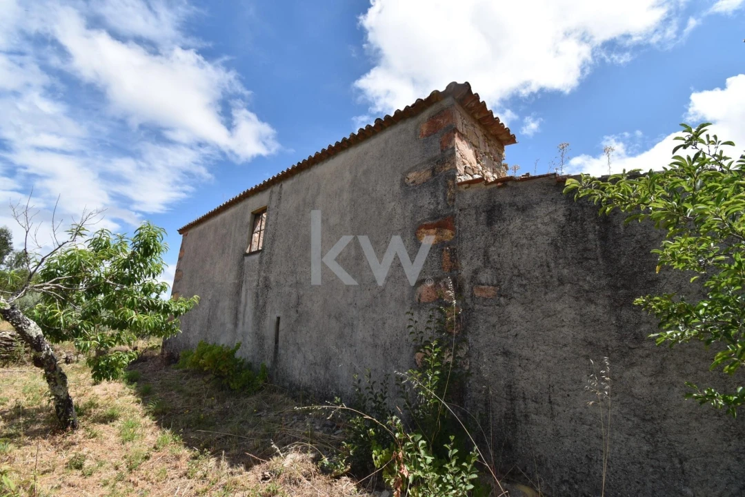 Moradia T3 para Venda em Pombeiro da Beira Foto 2