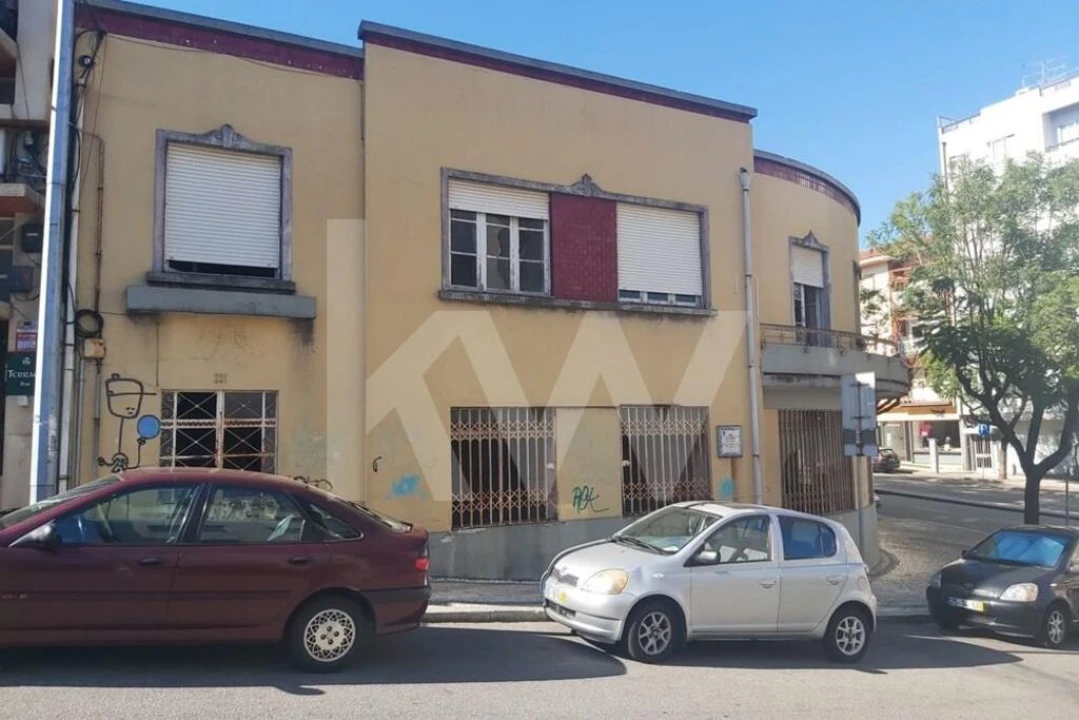 Prédio para Venda em São João da Madeira Foto 2