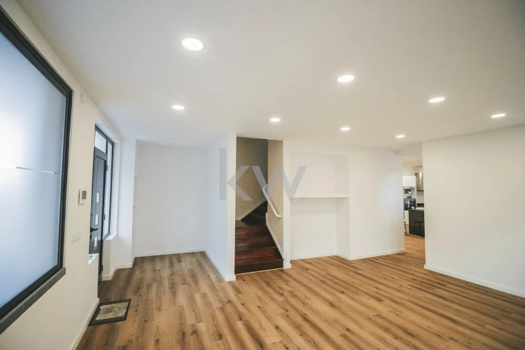 Moradia T3 para Venda em Camara de Lobos Foto 13