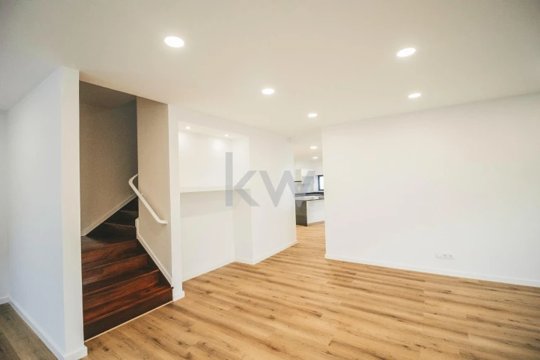 Moradia T3 para Venda em Camara de Lobos Foto 24