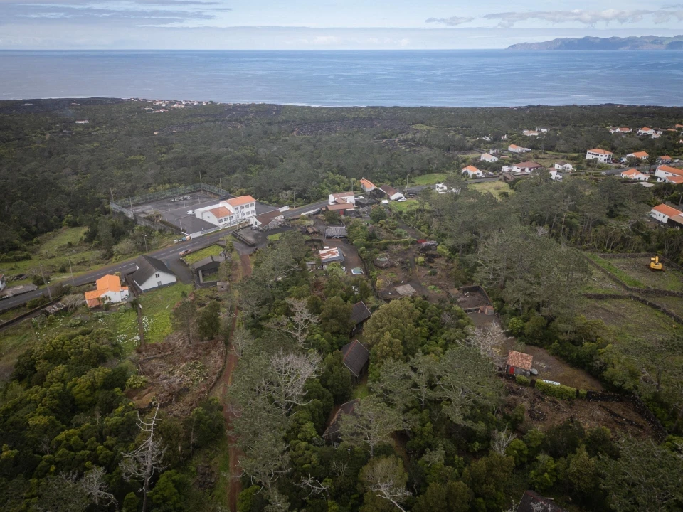 Moradia T4 para Venda em São Roque do Pico Foto 8