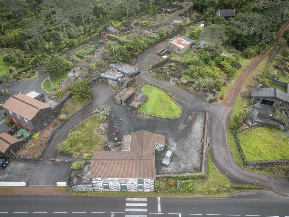 Moradia T4 para Venda em São Roque do Pico Foto 2