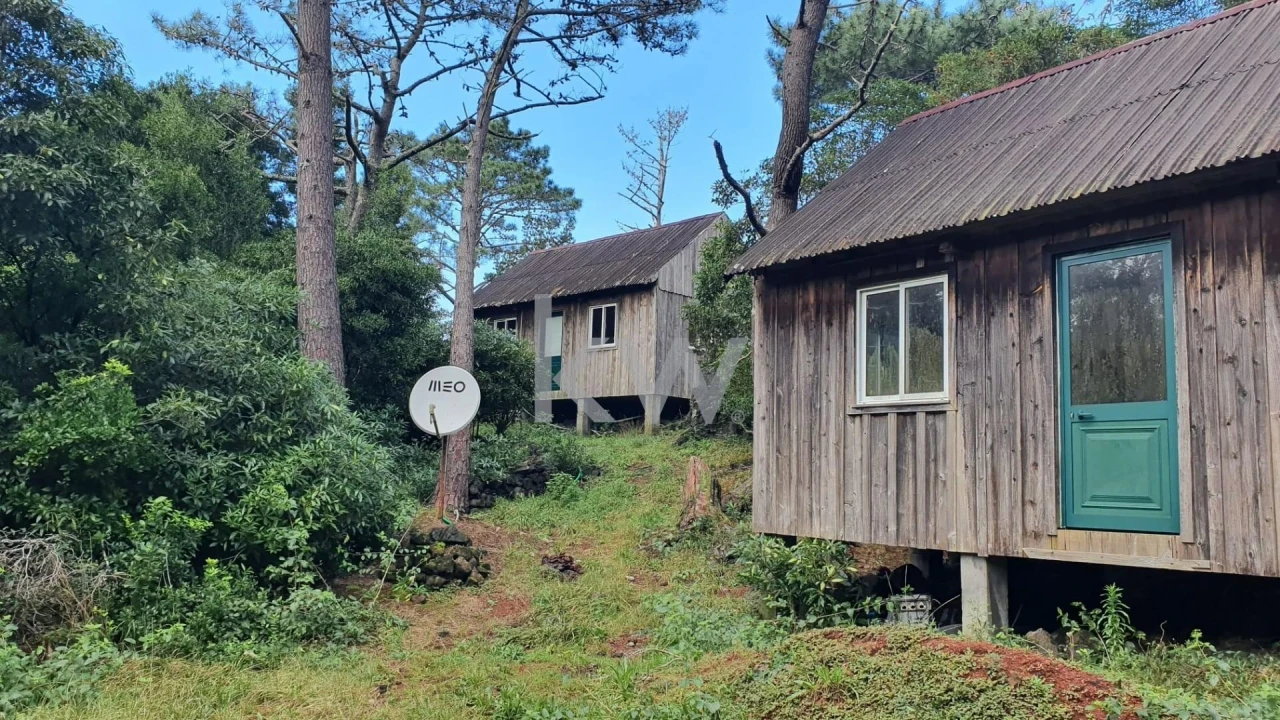 Moradia T4 para Venda em São Roque do Pico Foto 1