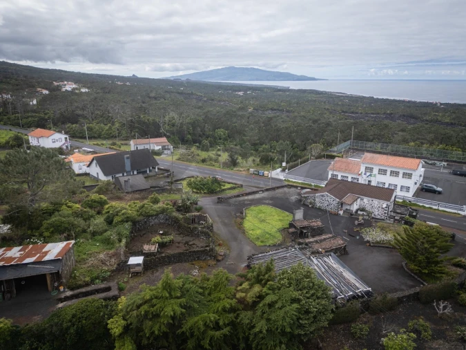 Moradia T4 para Venda em São Roque do Pico Foto 5