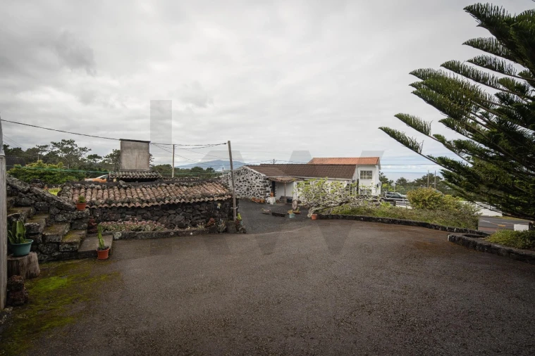 Moradia T4 para Venda em São Roque do Pico Foto 13