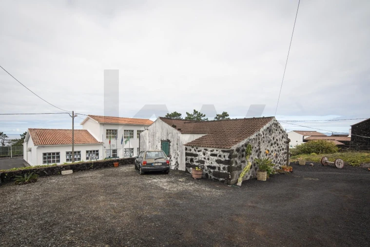 Moradia T4 para Venda em São Roque do Pico Foto 9