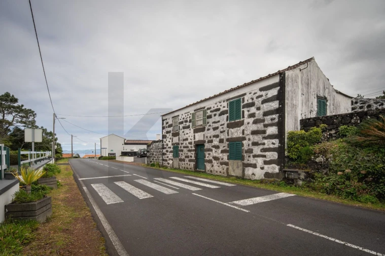 Moradia T4 para Venda em São Roque do Pico Foto 17