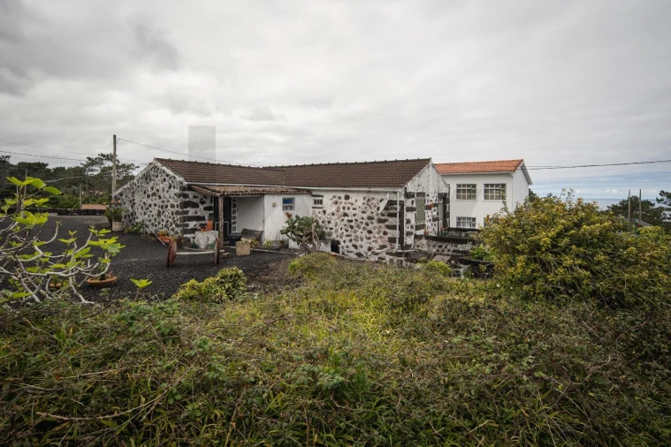 Moradia T4 para Venda em São Roque do Pico Foto 11