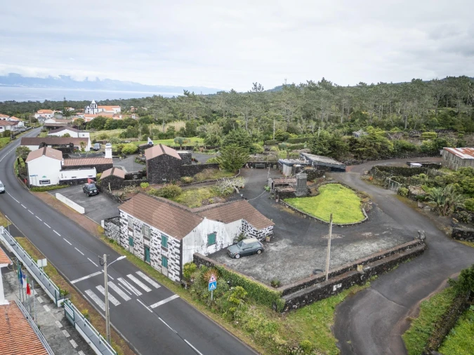 Moradia T4 para Venda em São Roque do Pico Foto 6