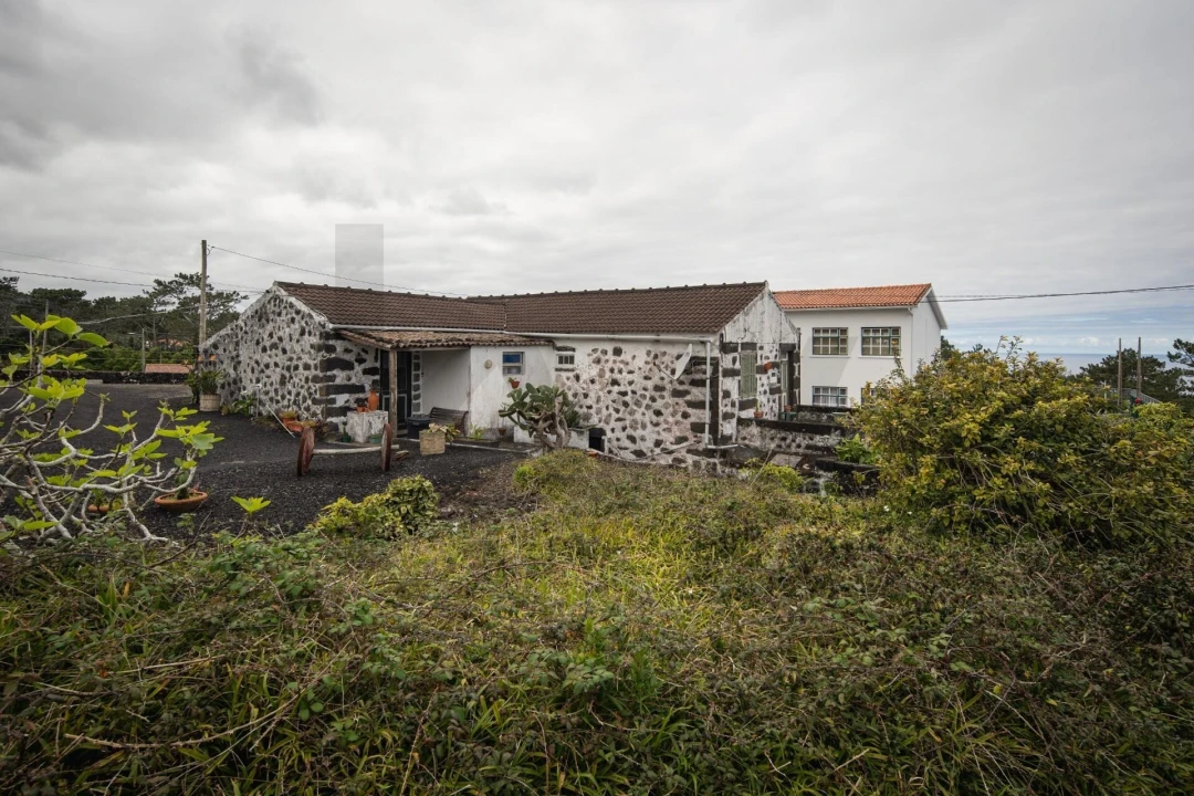 Moradia T4 para Venda em São Roque do Pico Foto 11