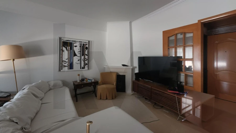 Apartamento T2 para Venda em Porto Salvo Foto 6