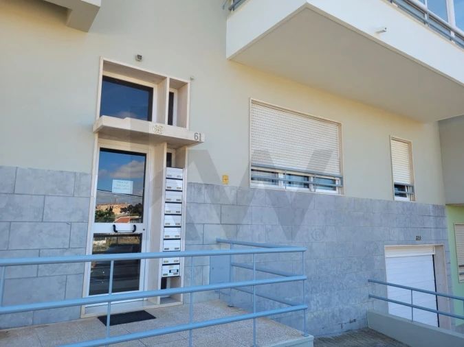 Apartamento T2 para Venda em Porto Salvo Foto 3