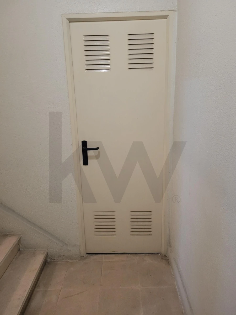 Apartamento T2 para Venda em Porto Salvo Foto 18