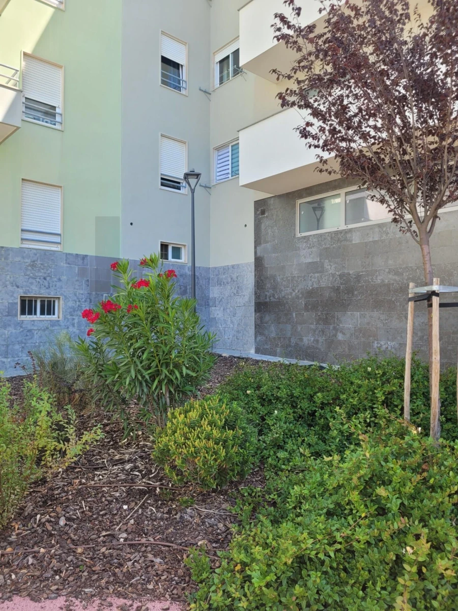 Apartamento T2 para Venda em Porto Salvo Foto 4