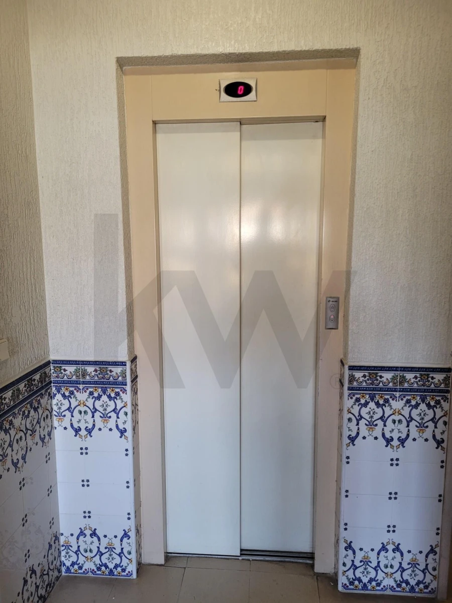 Apartamento T2 para Venda em Porto Salvo Foto 19