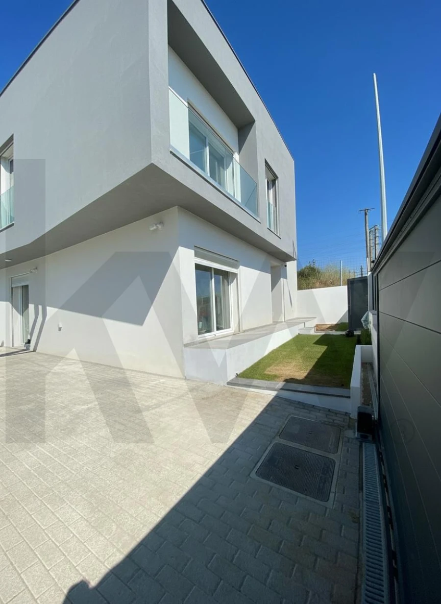 Moradia T3 para Venda em São Domingos de Rana Foto 25