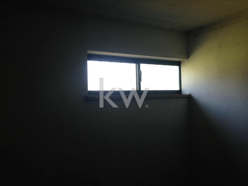 Garagem para Venda em Santo Antonio dos Olivais Foto 5