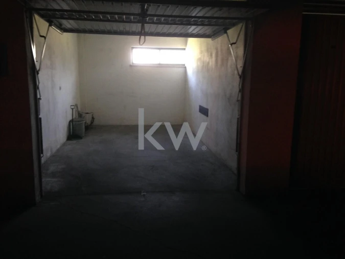 Garagem para Venda em Santo Antonio dos Olivais Foto 3