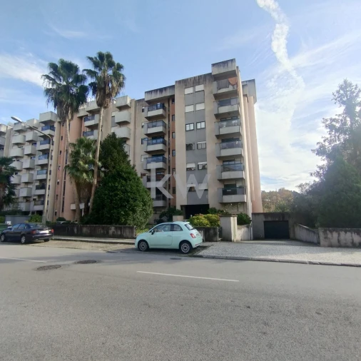 Garagem para Venda em Santo Antonio dos Olivais Foto 1