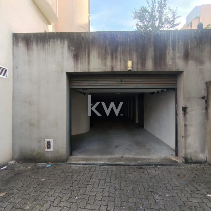 Garagem para Venda em Santo Antonio dos Olivais Foto 12