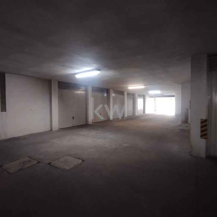 Garagem para Venda em Santo Antonio dos Olivais Foto 10