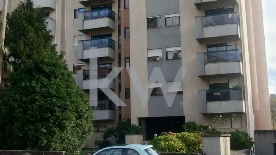 Garagem para Venda em Santo Antonio dos Olivais