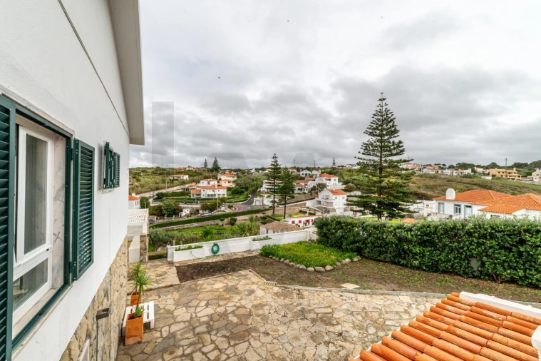 Moradia T4 para Venda em Colares Foto 44