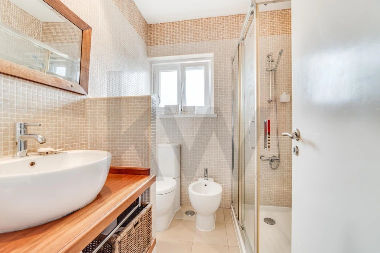 Moradia T4 para Venda em Colares Foto 16