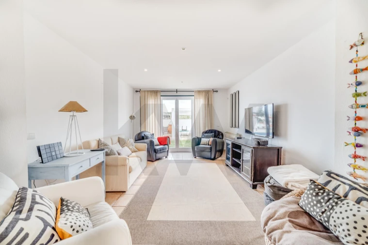 Moradia T4 para Venda em Colares Foto 24