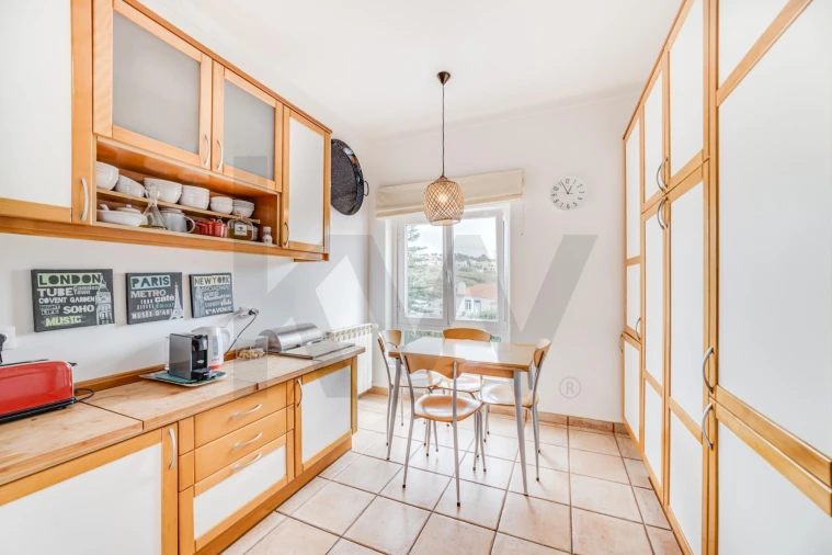 Moradia T4 para Venda em Colares Foto 48