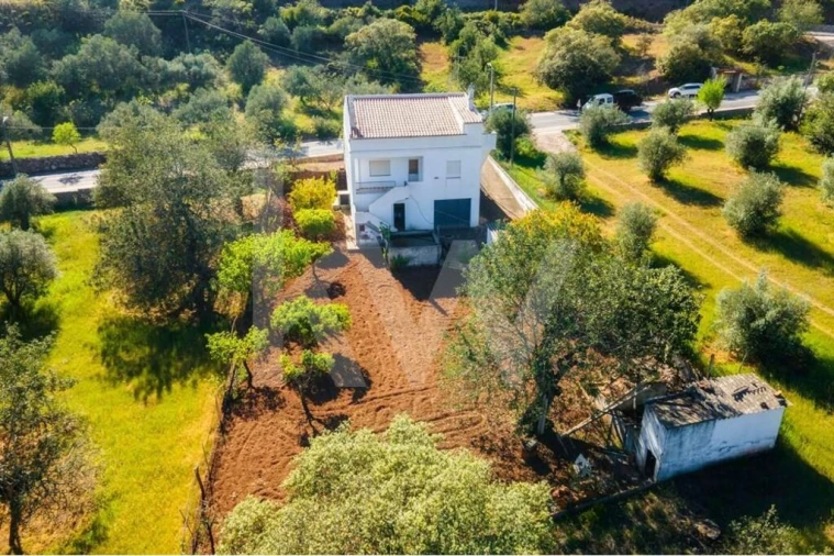 Moradia T2 para Venda em Querença, Tôr e Benafim