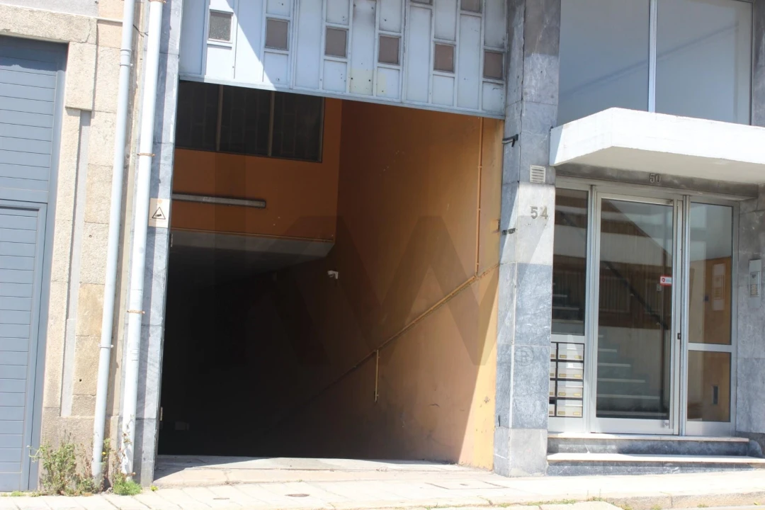 Garagem para Venda em Cedofeita, Santo Ildefonso, Sé, Miragaia, São Nicolau e Vitória Foto 1