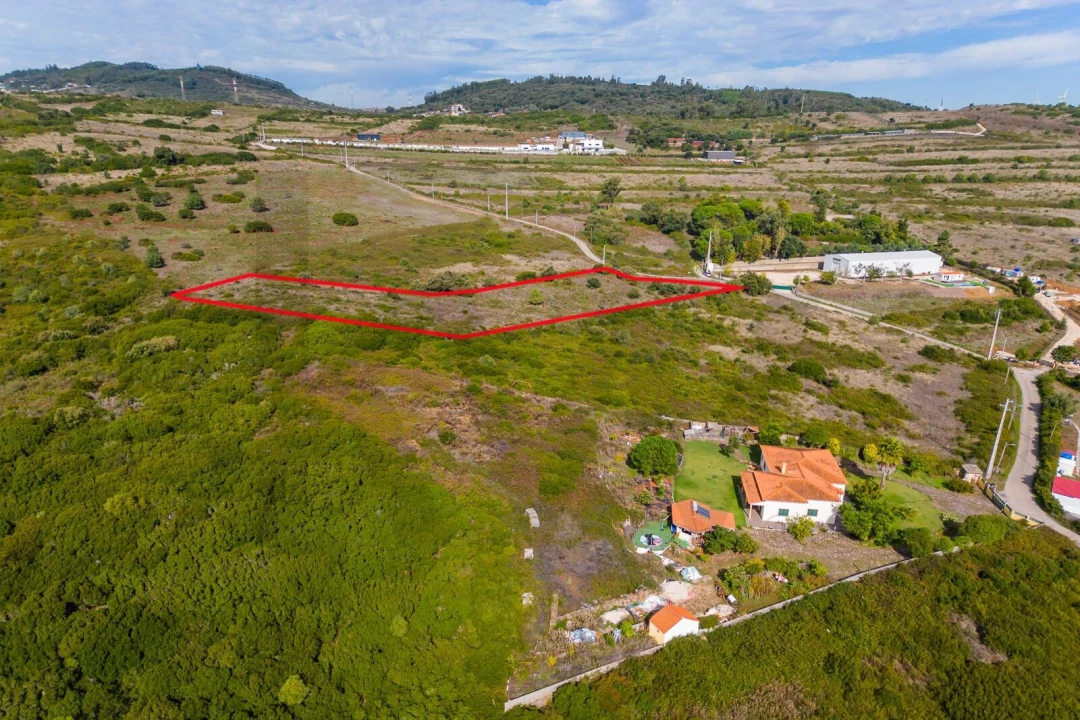 Terreno para Venda em Santo Antão e São Julião do Tojal Foto 2