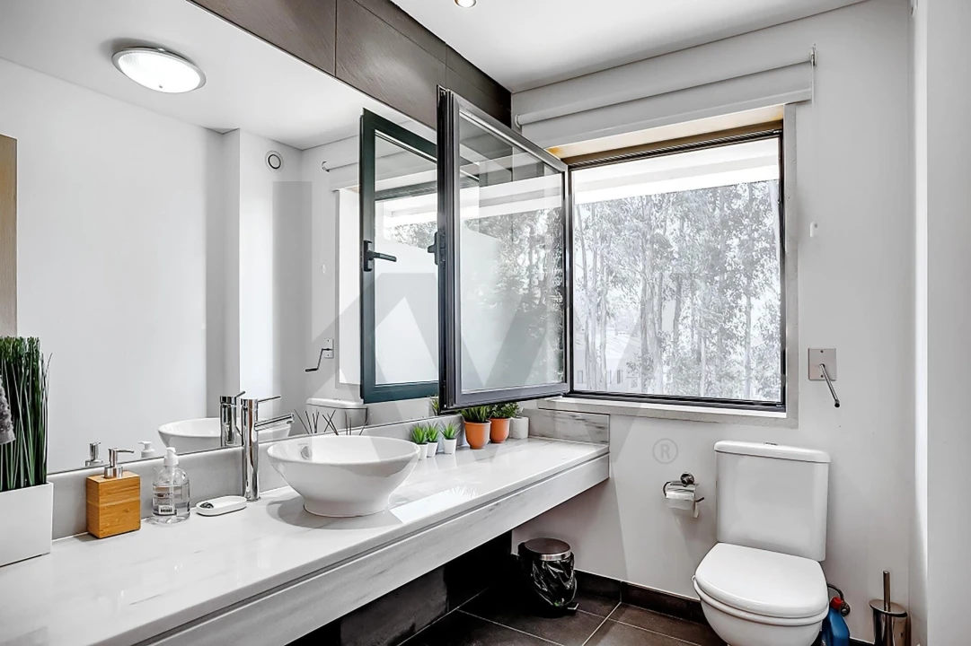 Moradia T3 para Arrendamento em Barcarena Foto 24