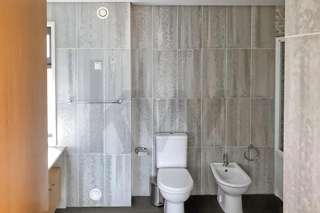 Moradia T3 para Arrendamento em Barcarena Foto 25