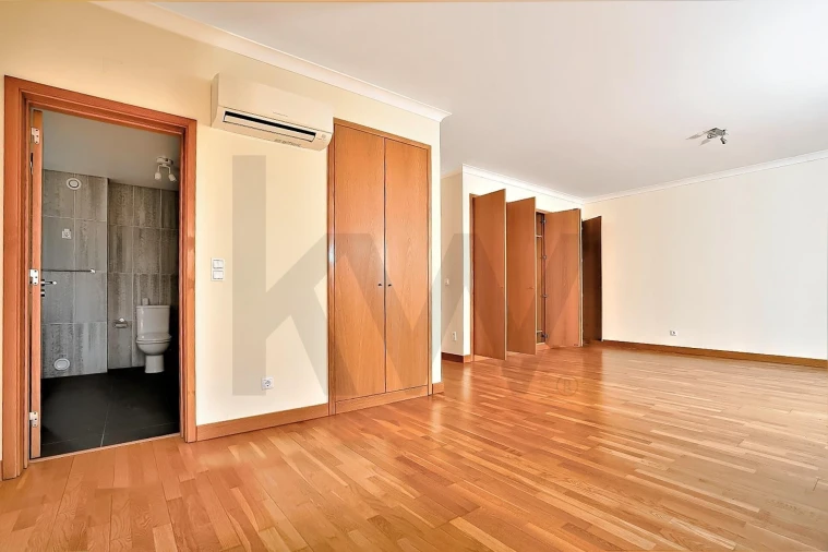 Moradia T3 para Arrendamento em Barcarena Foto 16