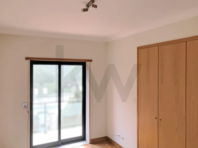 Moradia T3 para Arrendamento em Barcarena Foto 19