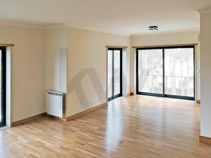 Moradia T3 para Arrendamento em Barcarena Foto 17