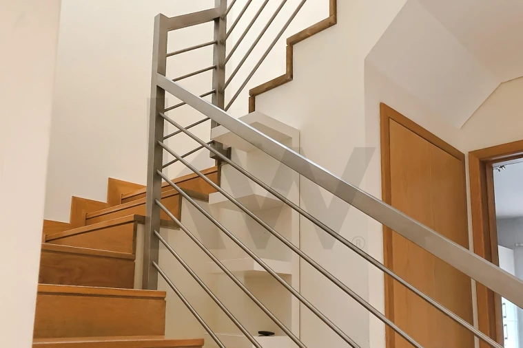 Moradia T3 para Arrendamento em Barcarena Foto 12