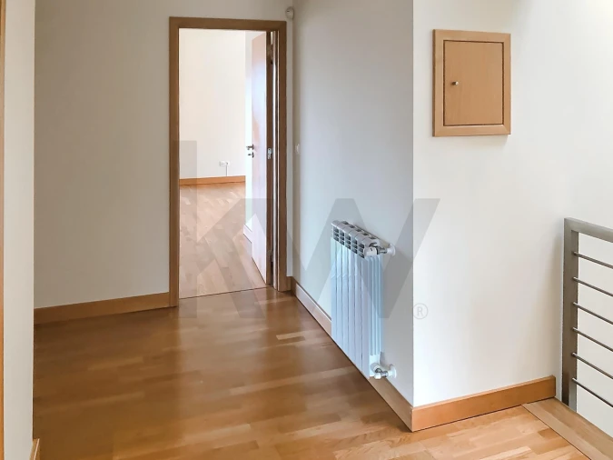 Moradia T3 para Arrendamento em Barcarena Foto 13