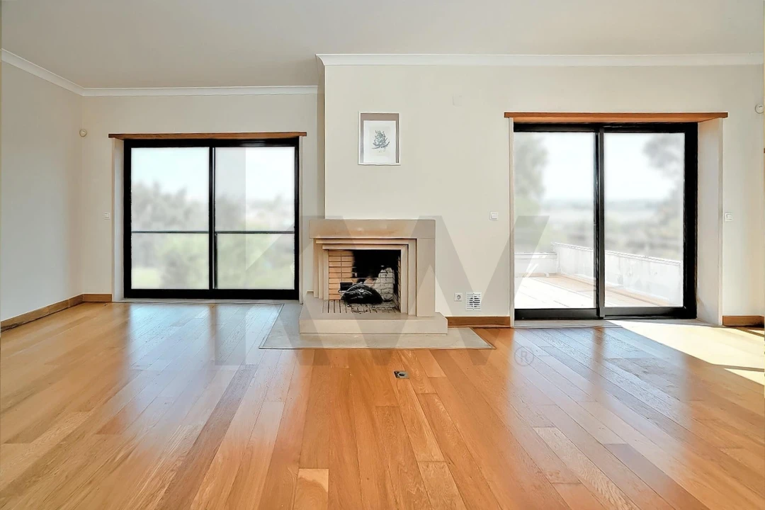 Moradia T3 para Arrendamento em Barcarena Foto 1